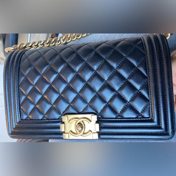 Chanel leboy Crossbody bag Medium|Lambskin - Picture 8 of 11